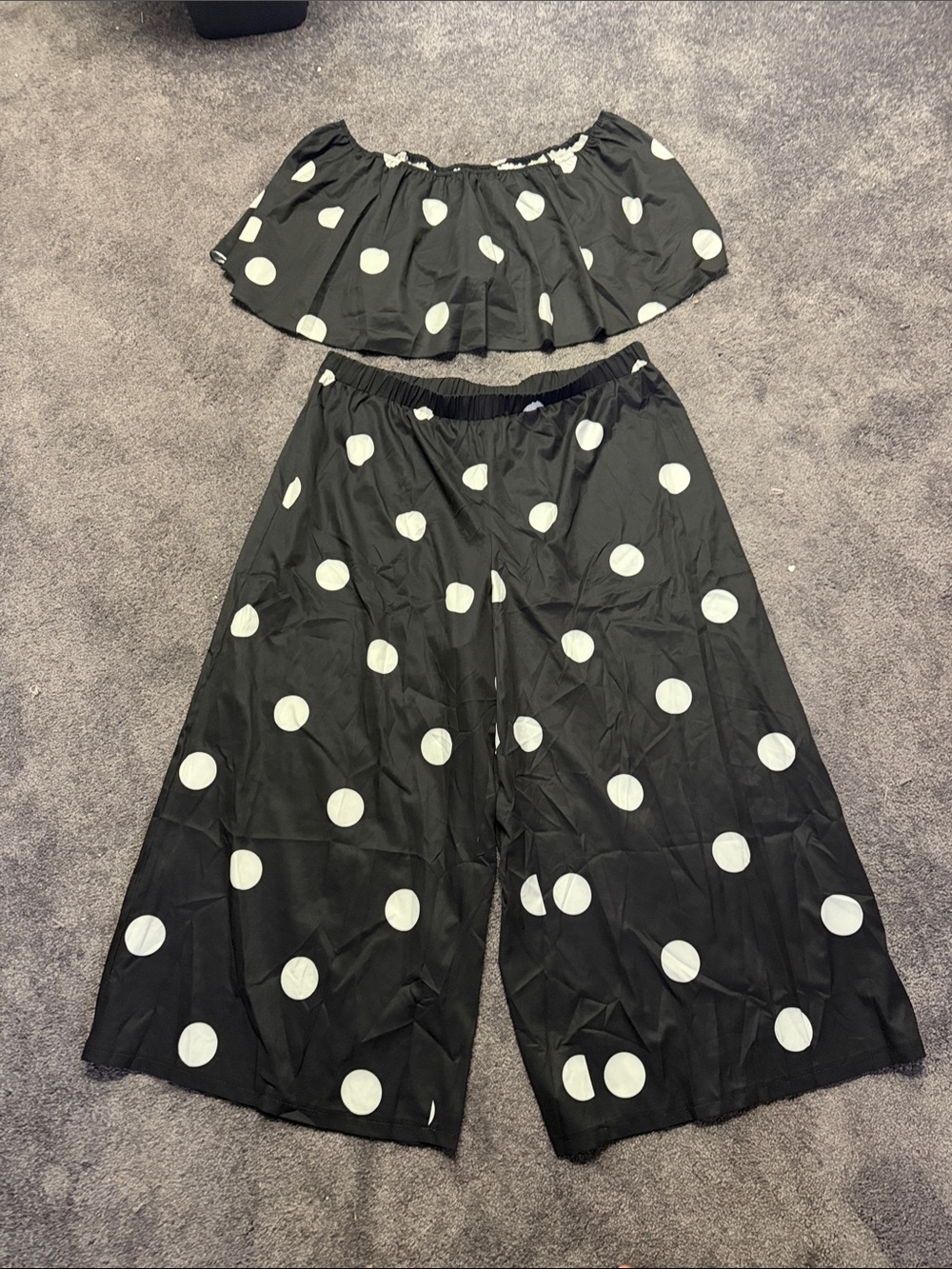 Women’s Black Polka Dot Wide-Leg Pants and crop top - SHEIN